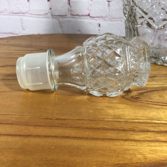 Vintage Anchor Hocking Wexford Clear Glass Decanter with Stopper - Picture 9 of 13
